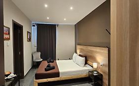 Mingles Suites